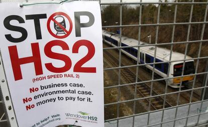 Cartel de protesta contra la línea HS2 en Wendover (Inglaterra).