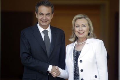 El presidente José Luis Rodríguez Zapatero y la secretaria de Estado de EE UU, Hillary Clinton, ayer en La Moncloa.