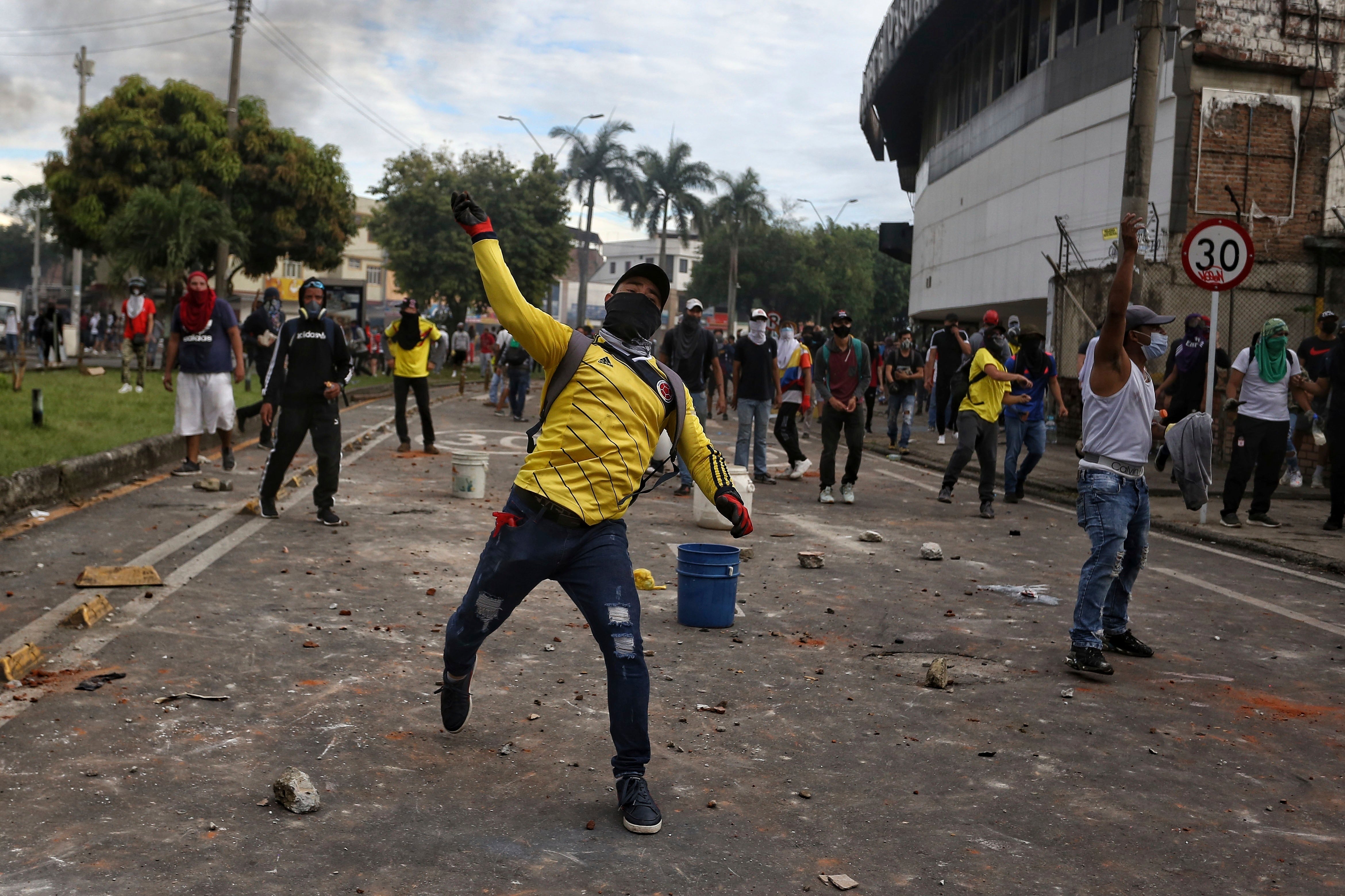 El fantasma de la convulsión social amenaza la recta final de las presidenciales en Colombia: “Todo comenzará el día en que ese man quede”