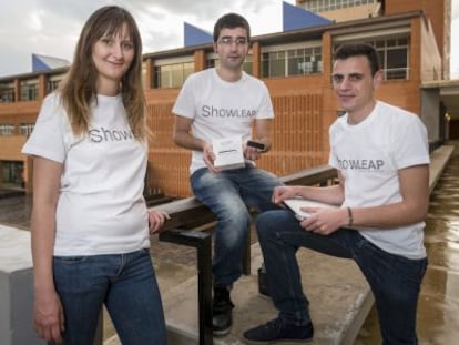 Zuzanna Parcheta, Jordi Belda y Rub&eacute;n Oscar Mart&iacute;nez estudian en la extensi&oacute;n de la Universidad Polit&eacute;cnica en Gandi