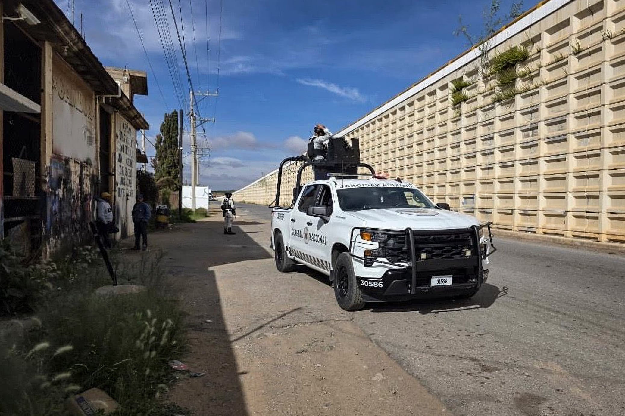 Un exalcalde, funcionarios municipales y empresarios, entre las víctimas halladas colgadas en un puente en Zacatecas