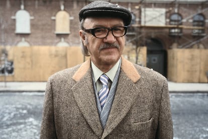 Tenenbaum padre, interpretado por Gene Hackman, pionero en el uso de gafas de montura vintage.