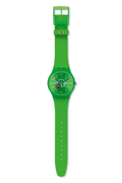 Reloj con detalle de balón de Swatch (60 euros).