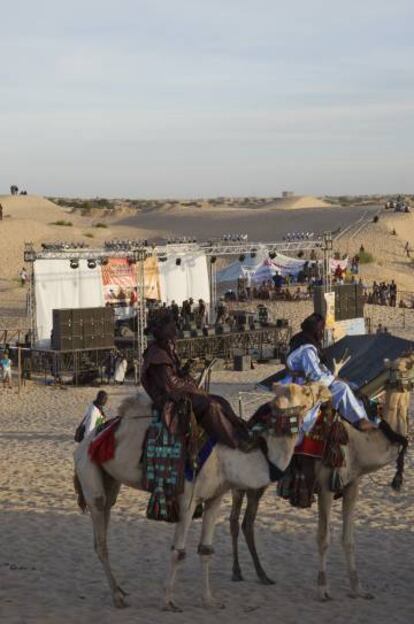 Camellos frente al escenario del festival malíense, en una edición anterior.