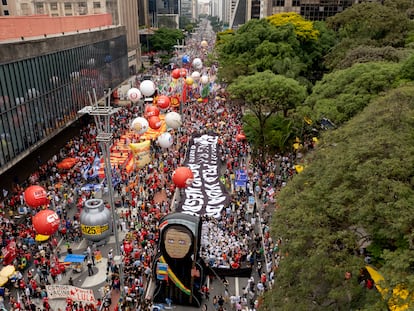 Imagens da avenida Paulista neste sábado, 2 de outubro.