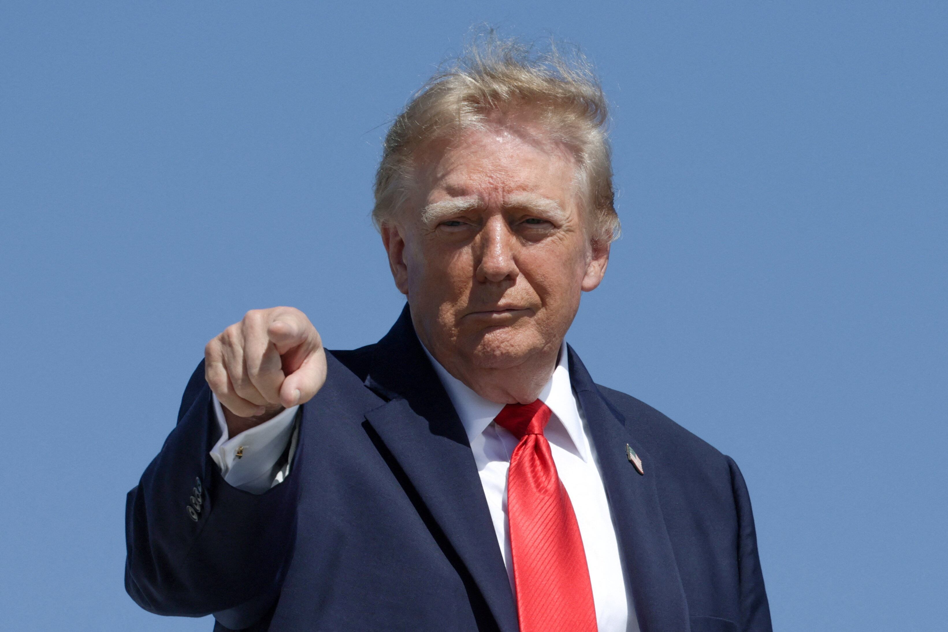 Trump dice que sigue “muy de cerca” las elecciones en Brasil