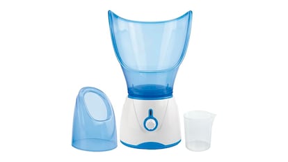 Vaporizador facial sobre fondo blanco.