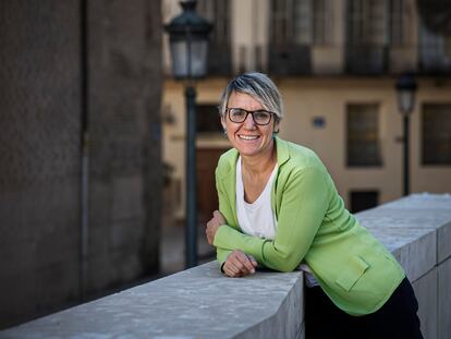 Papi Robles, nueva portavoz de Compromís en el Ayuntamiento de Valencia, en una de las calles del casco antiguo de la ciudad el pasado miércoles.