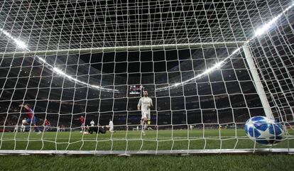 Momento do único gol do jogo, marcado por Vlasic.