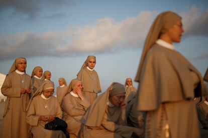 Un grupo de monjas durante la ceremonia.