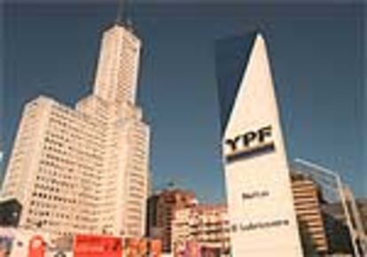 Repsol-YPF ha sufrido el deterioro en la solvencia de su deuda a corto y largo plazo por Argentina.