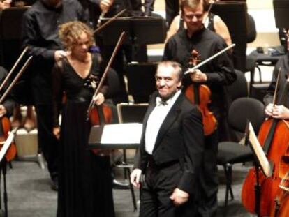 Valery Gergiev al frente de la Orquesta del Teatro Mariinsky en un actuación en el Kursaal, en San Sebastián, en 2010. 