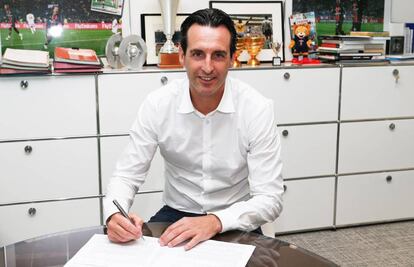 Emery firma con el PSG.