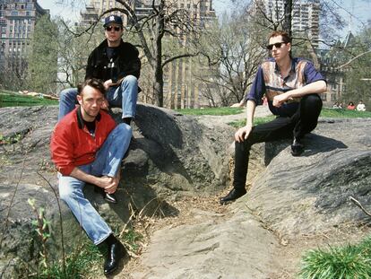 Rafa Sánchez, Mario Martínez y Luis Bolín, del grupo La Unión en, en Central Park, durante una gira por Estados Unidos en 1988.