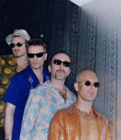 U2, en 1997, cuando lanzaron 'Pop'.