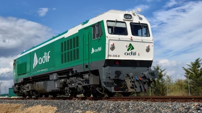 Locomotora de Adif.