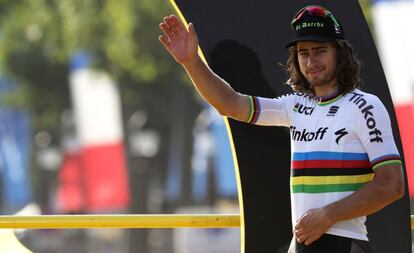 Peter Sagan en el podio del Tour 2016 en París.