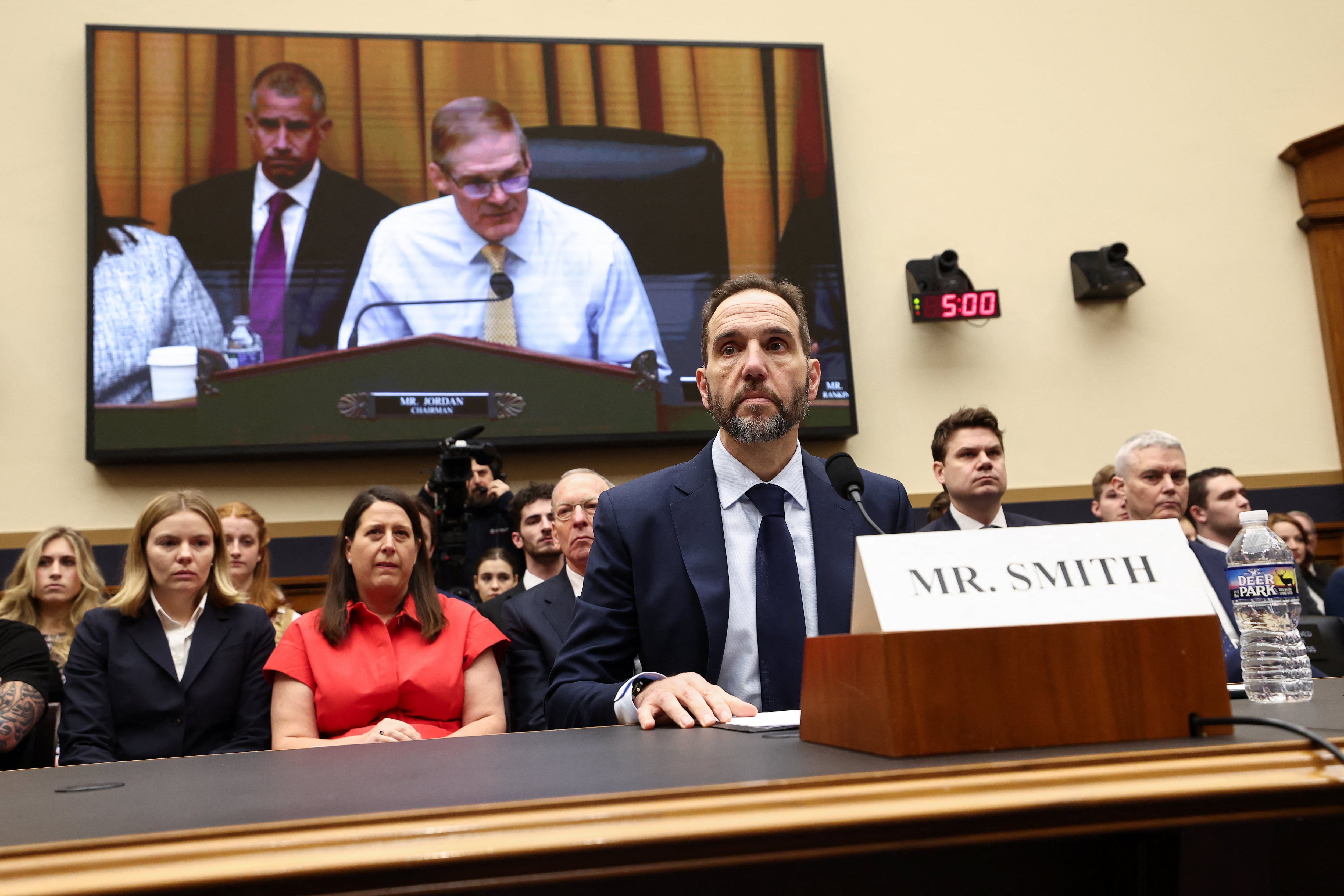 El fiscal especial que imputó a Trump defiende ante el Congreso que actuó de modo “apolítico” y el presidente pide su procesamiento