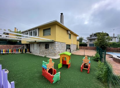 Parque y zonas exteriores de una escuela infantil de Madrid, cerrada a causa del coronavirus.