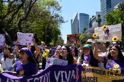 La capital mexicana ha sido el epicentro de las marchas feministas en el país. Esta no fue la excepción y la convocatoria fue multitudinaria. 