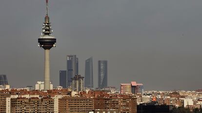 Imagen de Madrid, con las cinco torres de fondo.