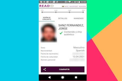 Una vez que hemos terminado el proceso, se mostrará una pantalla con todos los datos de nuestro Pasaporte electrónico. En el que se muestra la foto en color con la que cuenta, así como nuestros datos básicos, como fecha de nacimiento, caducidad, domicilio, así como multitud de datos que van integrados en el chip NFC del Pasaporte. Hay una visión conjunta a modo de resumen, otra de detalles, y finalmente un apartado de datos avanzados.