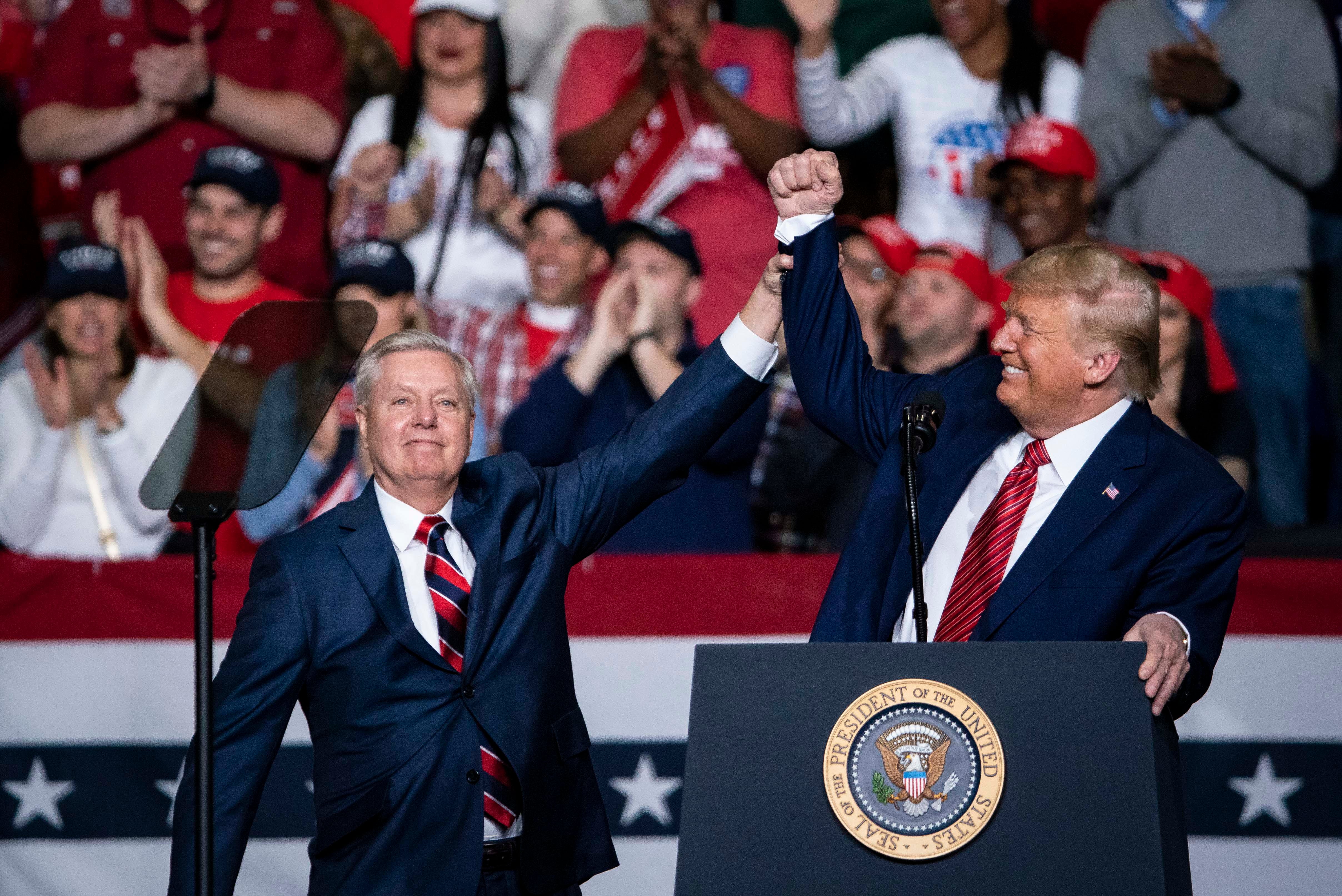 Muere Lindsey Graham, el republicano que terminó abrazando a Trump y defendiendo a Ucrania