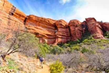 Senderistas en Palatki Ruins, cerca de Sedona, en Arizona.