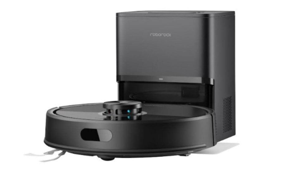 Robot aspirador friegasuelos con base de autovaciado, de Roborock.