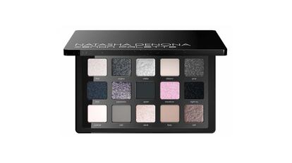 Paleta de sombras para smokey eye de Natasha Denona (15 tonos con efecto eléctrico y perfectos para un maquillaje de ojos ahumados)