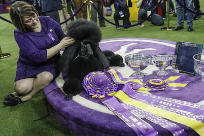 Siba, posa con sus trofeos.