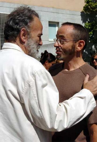 Los médicos Luis Montes (izquierda) y Miguel Ángel López Varas, ayer.