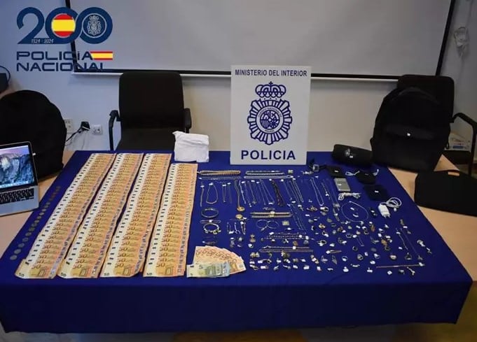 El ladrón que robó 100 piezas de oro trepando como Spiderman en viviendas de Cádiz