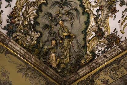 Detalle de la decoración del Salón de Gasparini, realizada por Matías Gasparini, presenta grandes originalidades del tipo chinoiserie en estilo rococó.