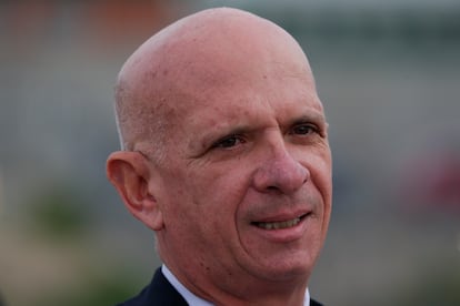 Hugo Carvajal fuera de la prisión de Estremera, Madrid, España, en septiembre de 2019.