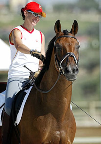 Beatriz Ferrer-Salat, a lomos de <i>Beauvalais</i>.