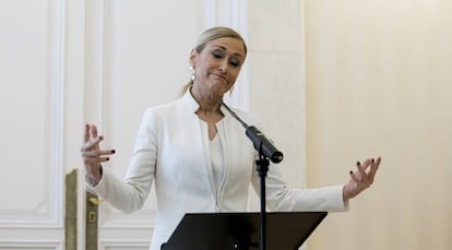 La presidenta de la Comunidad de Madrid, Cristina Cifuentes, comparece en rueda de prensa para anunciar su dimisión