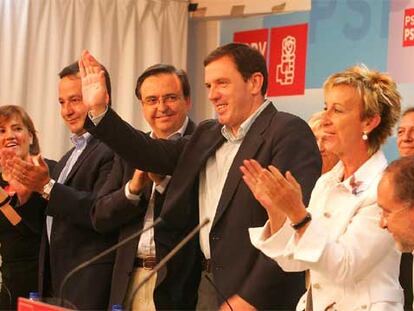 Joan Ignasi Pla fue aclamado ayer como candidato socialista a la presidencia de la Generalitat en las elecciones de mayo de 2007.