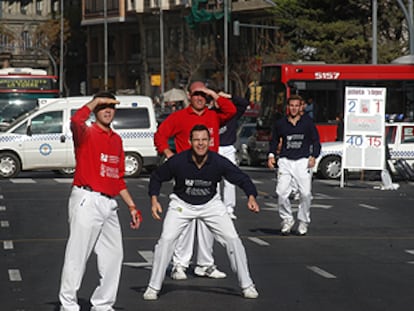 <i> Pelotaris</i> en la Plaza del Ayuntamiento de Valencia