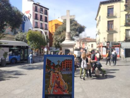 Carta de la Templanza, ambientada en la plaza de Puerta Cerrada.