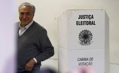 O presidente Michel Temer antecipou o horário em que votaria para evitar um protesto de estudantes na PUC-SP. Votou pouco depois das 8h, assim que as urnas foram ligadas.