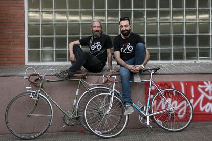 Sergi Periche y Xavi Calvo, ciclistas y fotógrafos de Barcelona que firman sus imagenes como Calvox&Periche.