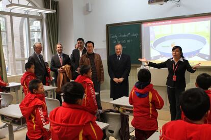 El presidente del Real Madrid, durante una clase