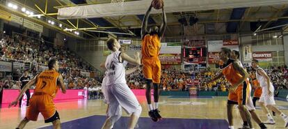 Partido de baloncesto amistoso entre los equipos de Fuenlabrada y Partizan.