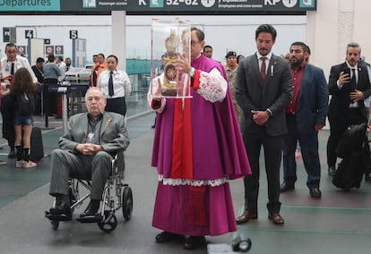 On July 29, the relic of St. Jude Thaddeus arrived at the Mexico City International Airport for a tour of the country.  