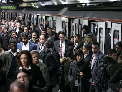 Una estaci&oacute;n de metro, durante la jornada de huelga del 24 de febrero.