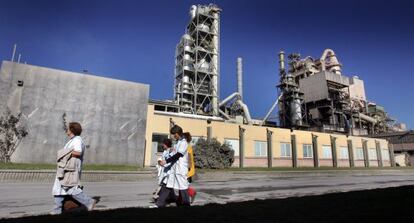 La fábrica de cemento de Cemex en Burjasot (Valencia)