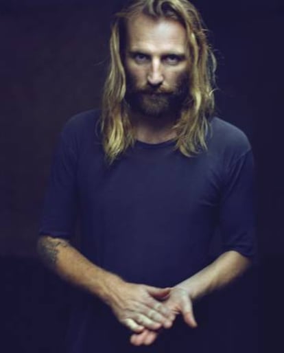 Aunque lo suyo es la música electrónica, Ben Frost posa para ICON en Madrid a punto de arrancarse por bulerías.