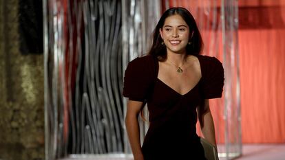 Xiye Bastida después de recibir el premio 'Joven Creador de Cambios', en Abu Dhabi, en 2024