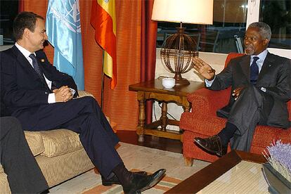 El presidente, José Luis Rodríguez Zapatero, se ha reunido ya con el secretario general de la ONU, Kofi Annan, que también ha sido recibido por el Rey. También se ha entrevistado con el presidente uruguayo, Tabaré Vázquez, cuyo país será el anfitrión de la próxima Cumbre. Zapatero ha charlado además con el vicepresidente de Guatemala, Eduardo Stein, sobre el huracán Stan. Las reuniones se han celebrado en el Parador Nacional de Salamanca.